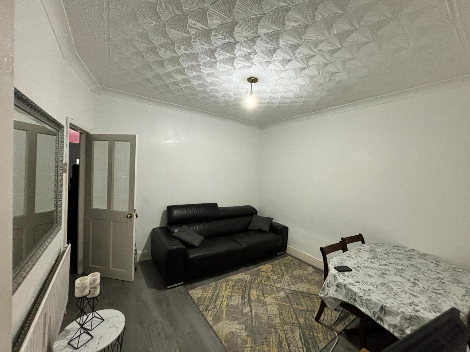 Entire 3 Bedroom House- Free Parking Liverpool Zewnętrze zdjęcie