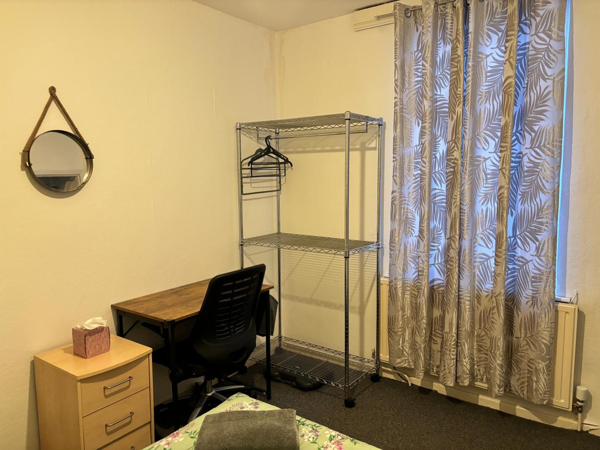 Entire 3 Bedroom House- Free Parking Liverpool Zewnętrze zdjęcie
